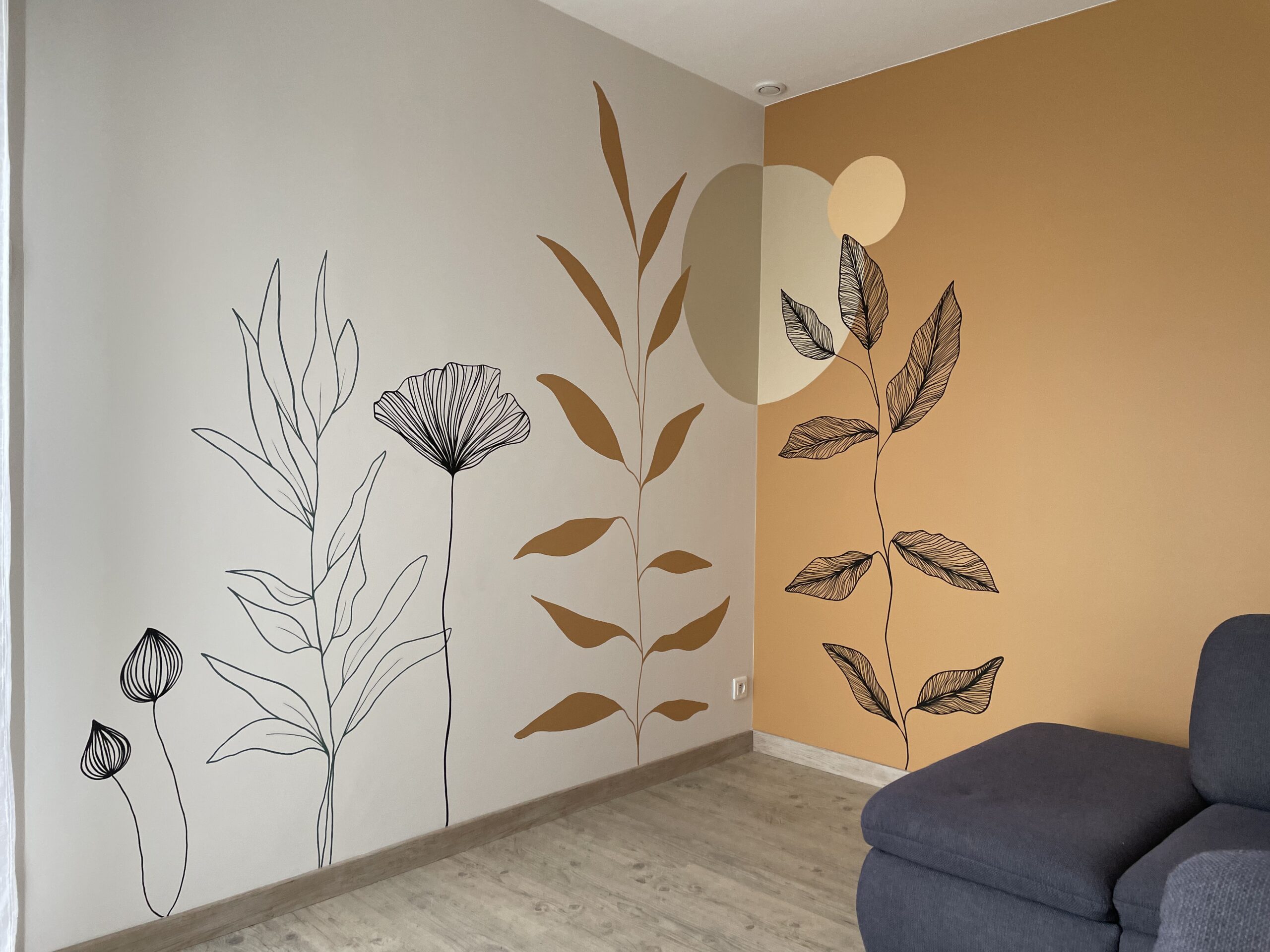 Fresque végétale dans un salon